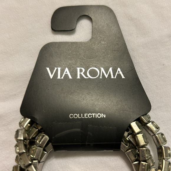 NWT, Silver tone stretch bracelets, rhinestone crystals, set of 4 - Picture 3 of 3